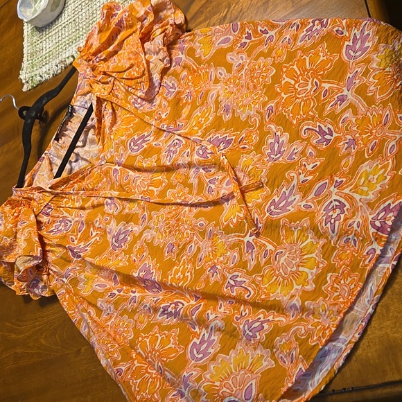 Doe & Rae Orange Floral Blouse - Picture 2 of 5